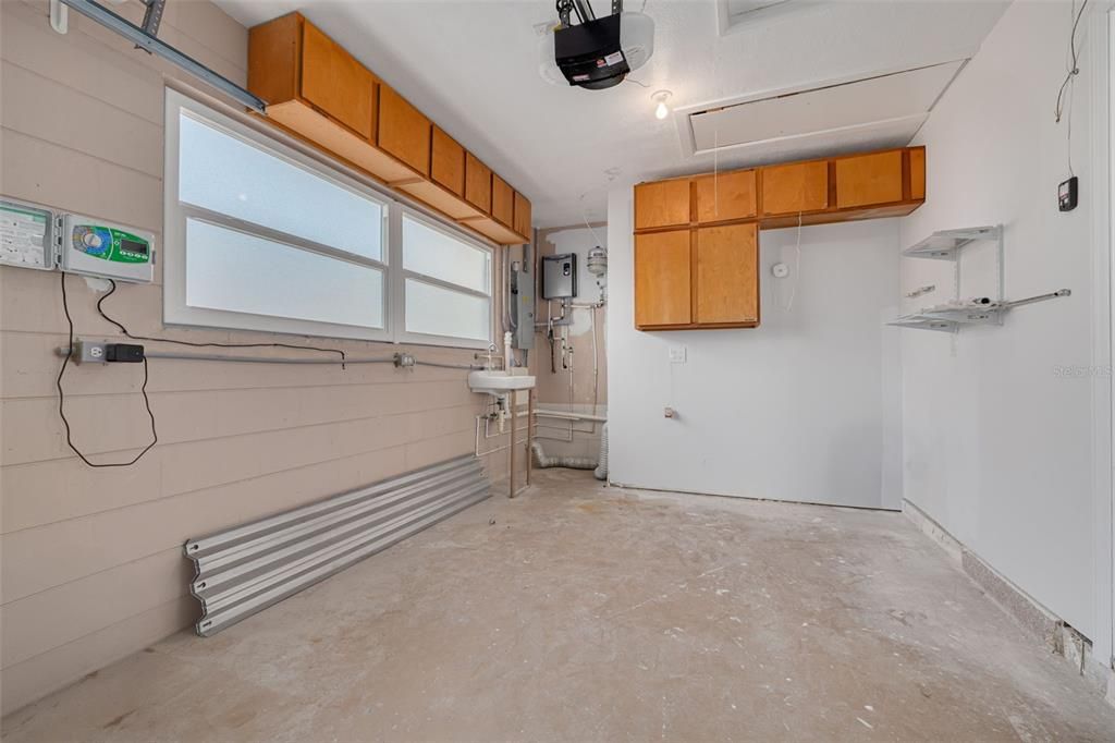 For Sale: $599,000 (2 beds, 2 baths, 1012 Square Feet)