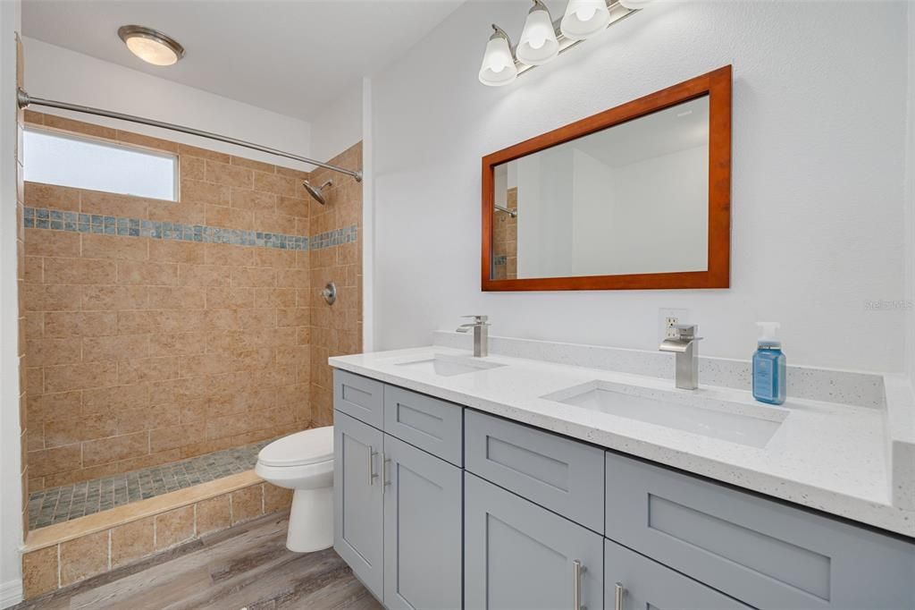 For Sale: $599,000 (2 beds, 2 baths, 1012 Square Feet)