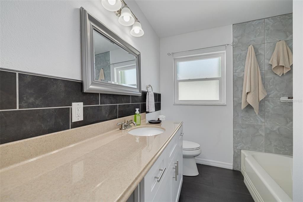 For Sale: $599,000 (2 beds, 2 baths, 1012 Square Feet)