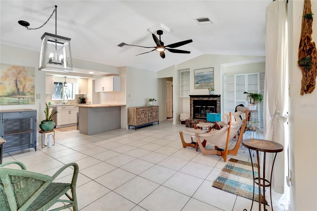 待售: $239,000 (2 贝兹, 2 浴室, 1177 平方英尺)