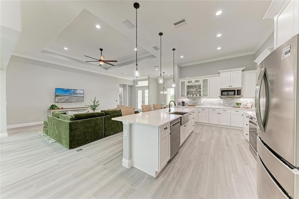 Active With Contract: $569,000 (3 beds, 2 baths, 2170 Square Feet)
