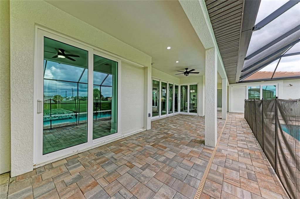 Active With Contract: $569,000 (3 beds, 2 baths, 2170 Square Feet)