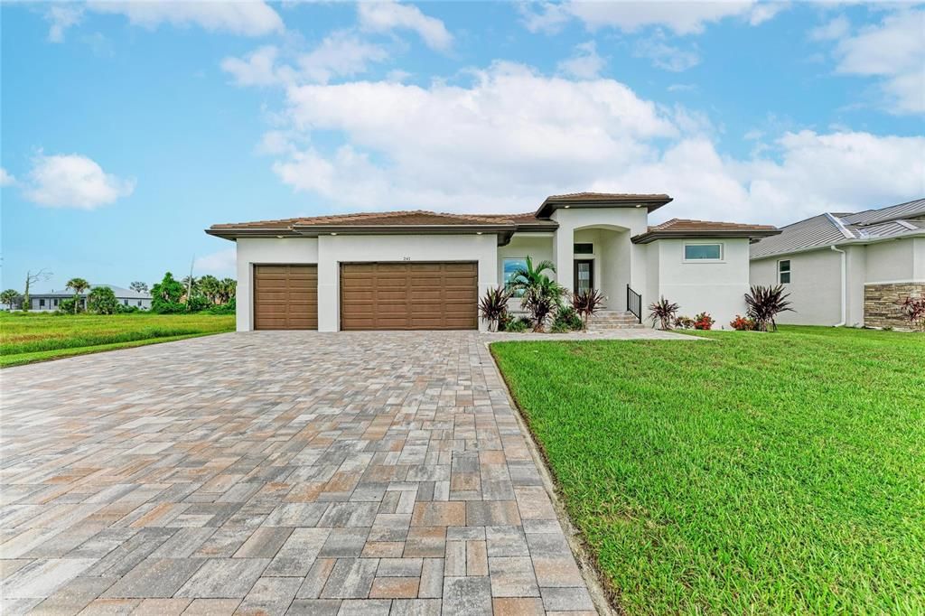 Active With Contract: $569,000 (3 beds, 2 baths, 2170 Square Feet)