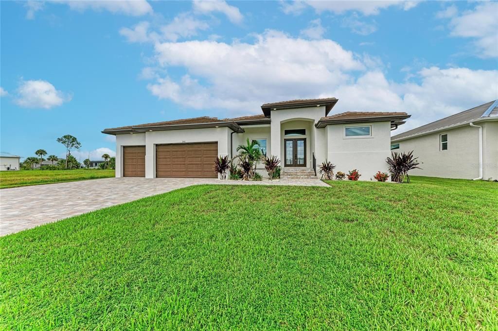 Active With Contract: $569,000 (3 beds, 2 baths, 2170 Square Feet)