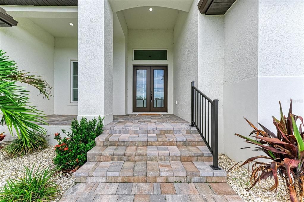 Active With Contract: $569,000 (3 beds, 2 baths, 2170 Square Feet)