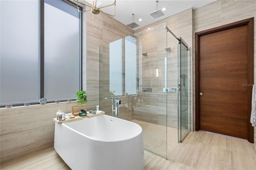 待售: $5,699,000 (3 贝兹, 3 浴室, 2400 平方英尺)