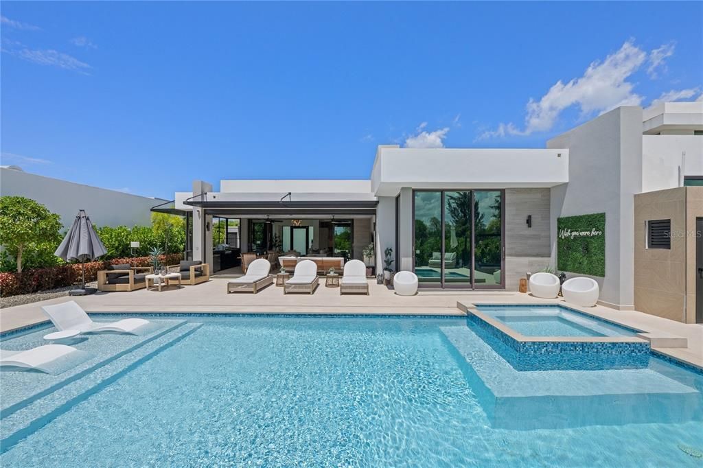 待售: $5,699,000 (3 贝兹, 3 浴室, 2400 平方英尺)