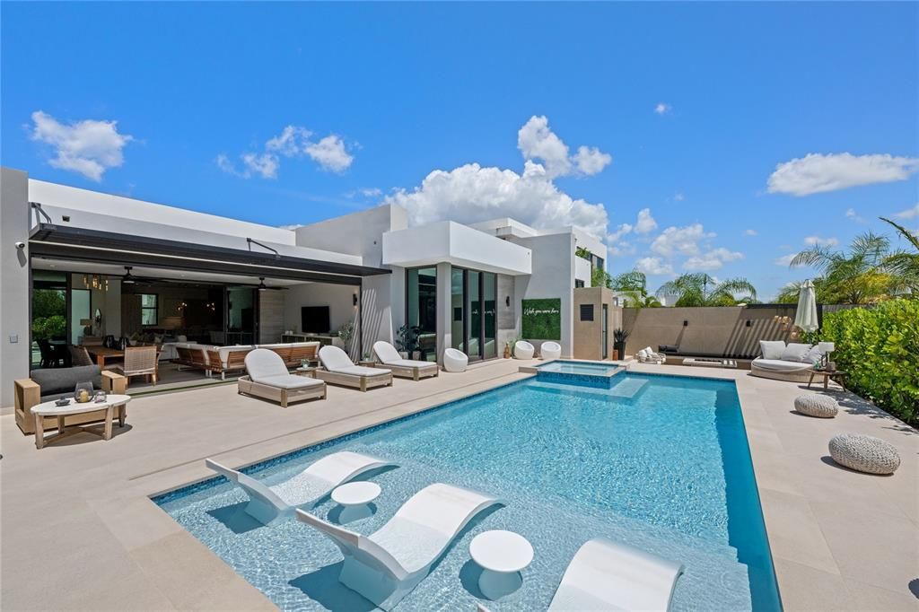 待售: $5,699,000 (3 贝兹, 3 浴室, 2400 平方英尺)