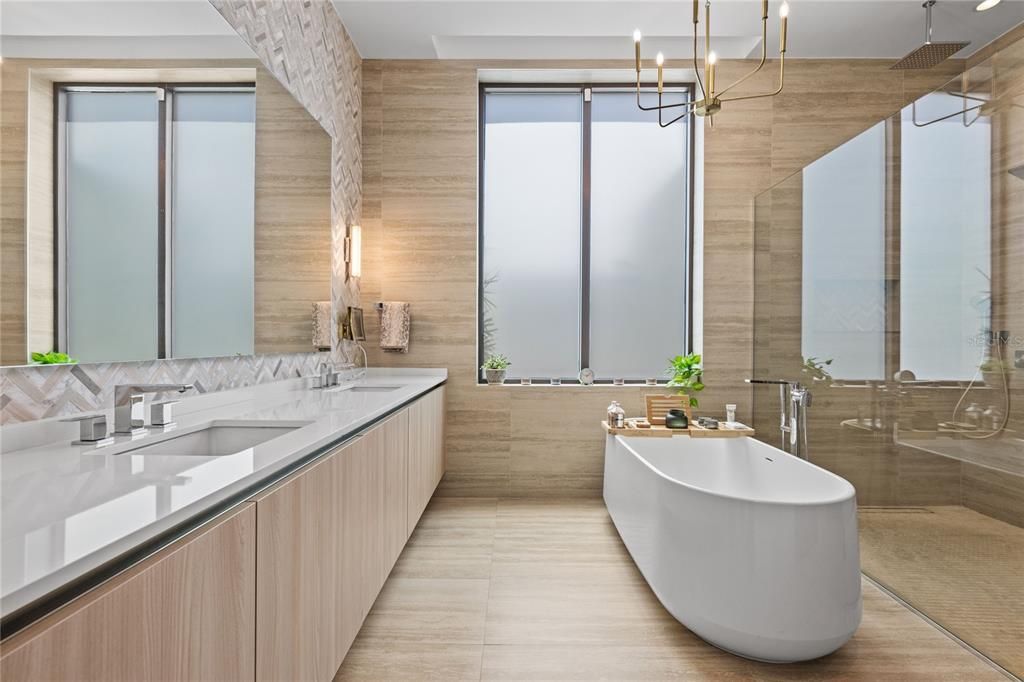 待售: $5,699,000 (3 贝兹, 3 浴室, 2400 平方英尺)