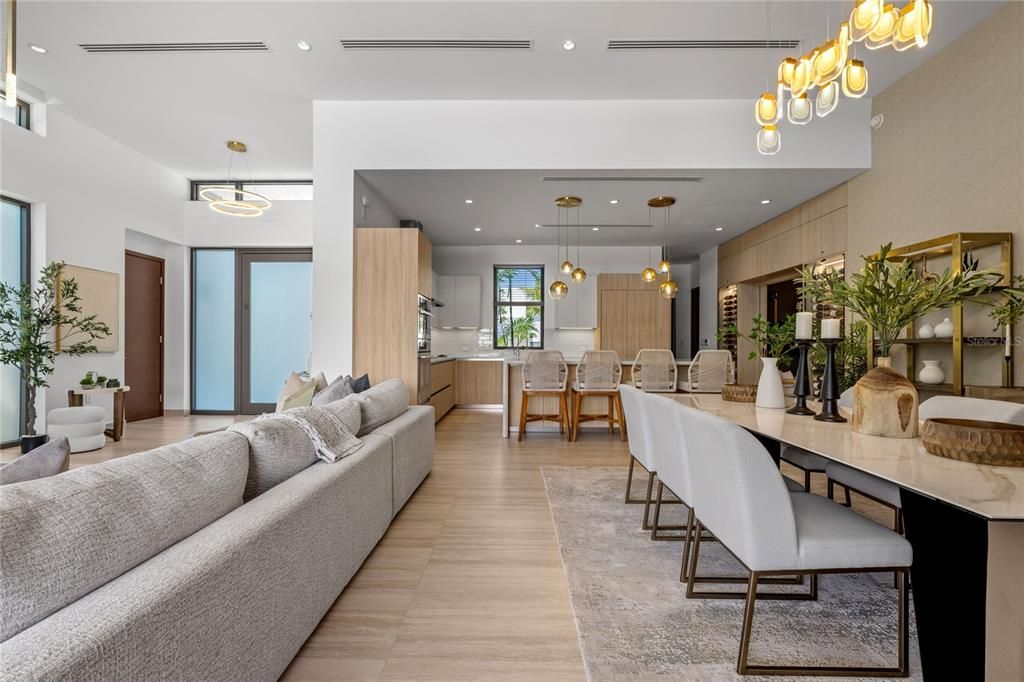 待售: $5,699,000 (3 贝兹, 3 浴室, 2400 平方英尺)