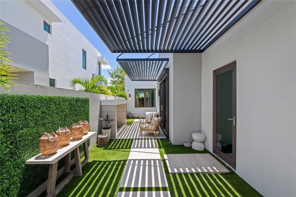 待售: $5,699,000 (3 贝兹, 3 浴室, 2400 平方英尺)