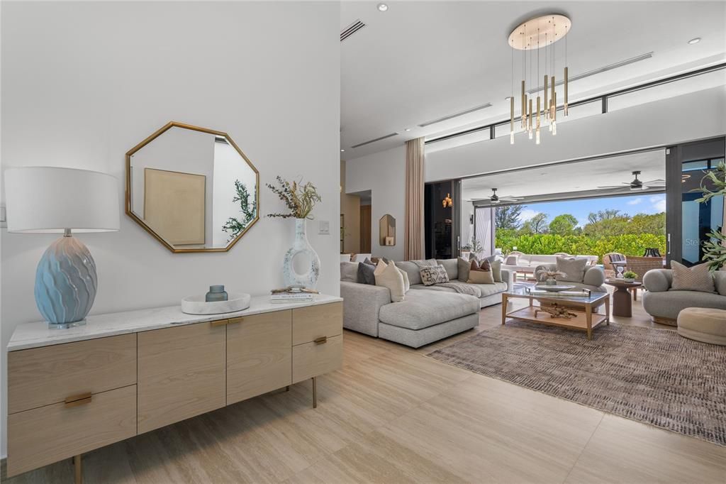 待售: $5,699,000 (3 贝兹, 3 浴室, 2400 平方英尺)