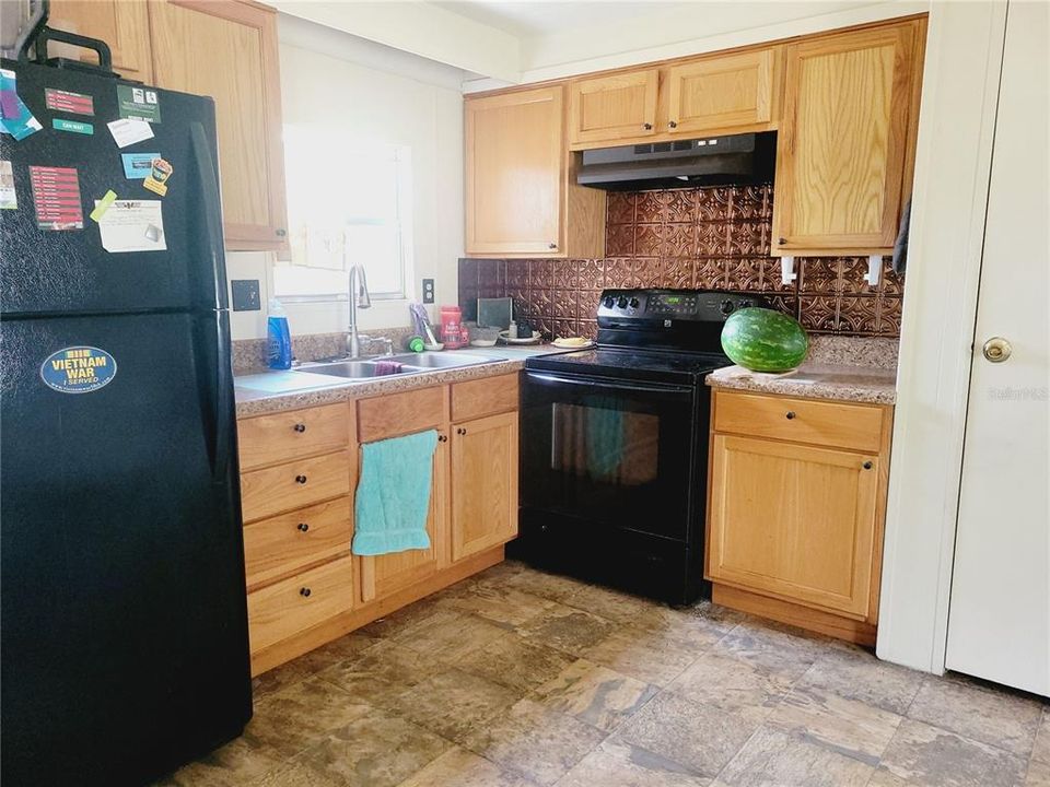 待售: $157,000 (2 贝兹, 2 浴室, 784 平方英尺)