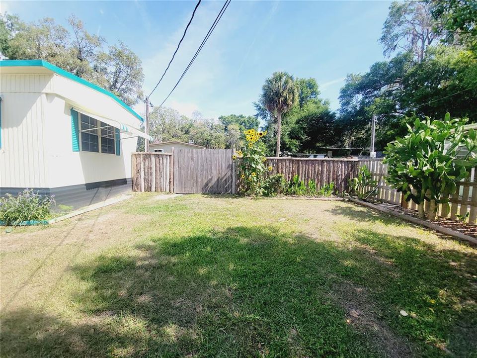 待售: $157,000 (2 贝兹, 2 浴室, 784 平方英尺)