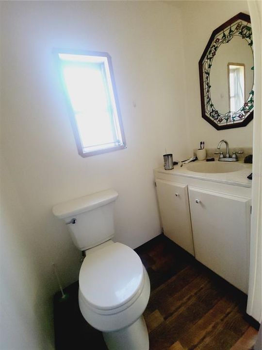 待售: $157,000 (2 贝兹, 2 浴室, 784 平方英尺)