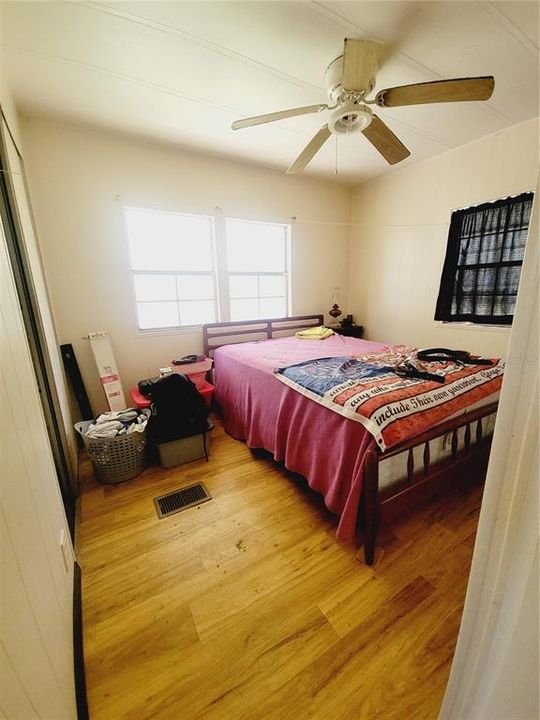 待售: $157,000 (2 贝兹, 2 浴室, 784 平方英尺)