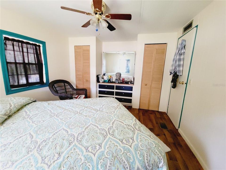 待售: $157,000 (2 贝兹, 2 浴室, 784 平方英尺)