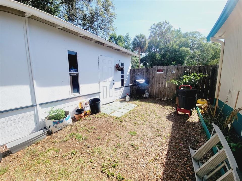 待售: $157,000 (2 贝兹, 2 浴室, 784 平方英尺)