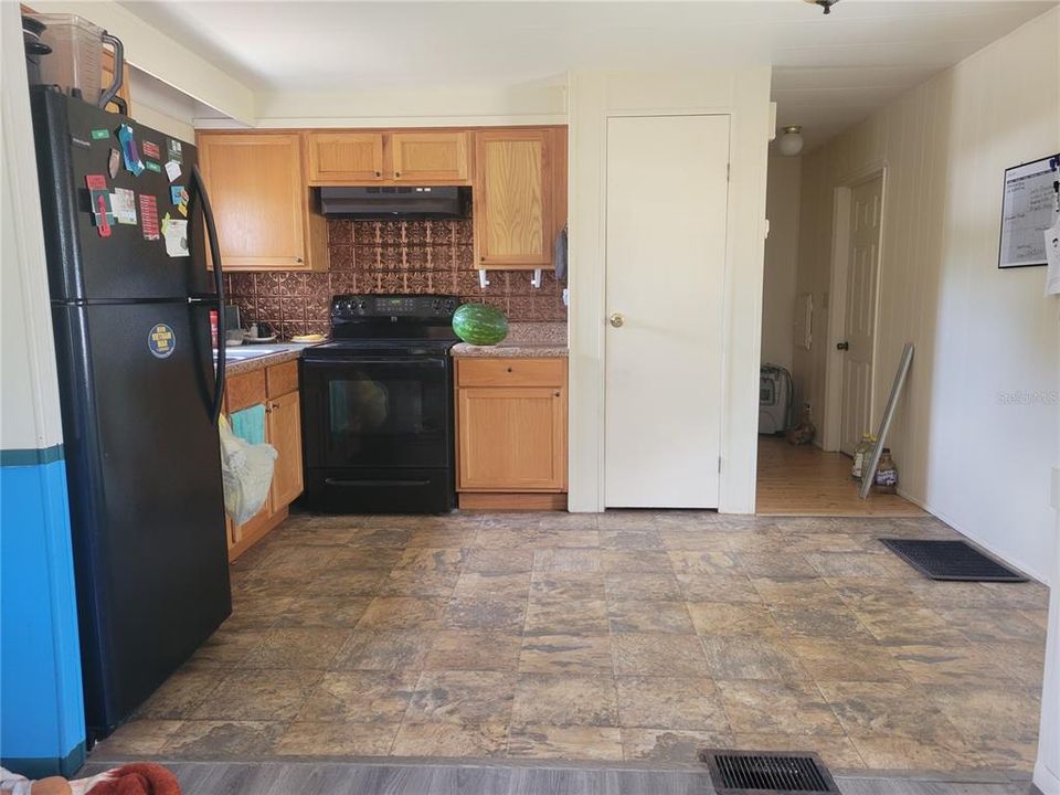 待售: $157,000 (2 贝兹, 2 浴室, 784 平方英尺)