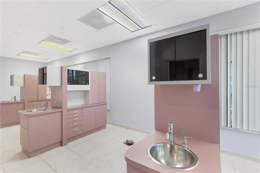 На продажу: $450,000 (0 спален, 0 ванн, 1175 Квадратных фут)