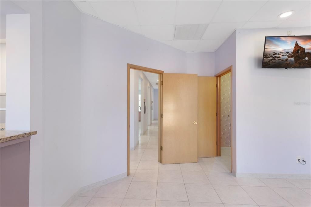 На продажу: $450,000 (0 спален, 0 ванн, 1175 Квадратных фут)