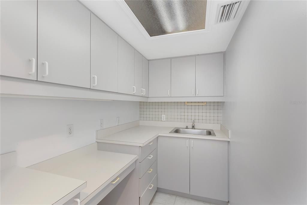 На продажу: $450,000 (0 спален, 0 ванн, 1175 Квадратных фут)