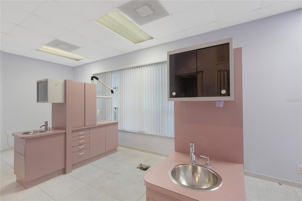 На продажу: $450,000 (0 спален, 0 ванн, 1175 Квадратных фут)