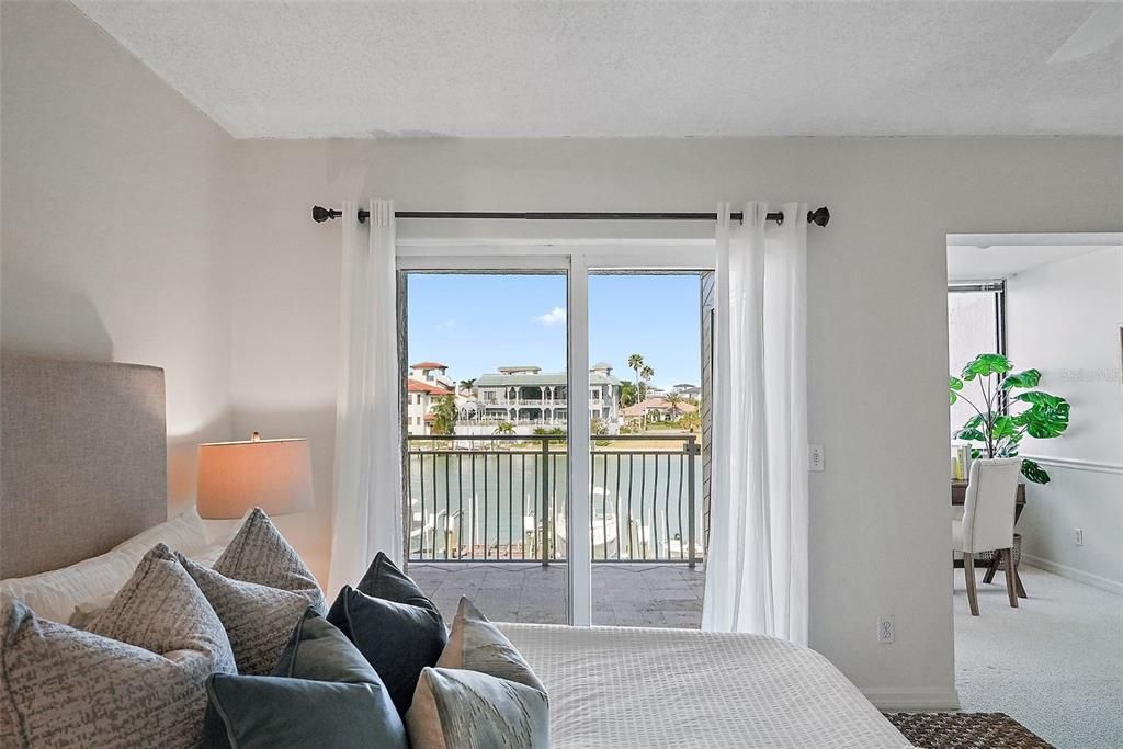 合同活跃: $795,000 (2 贝兹, 2 浴室, 1650 平方英尺)