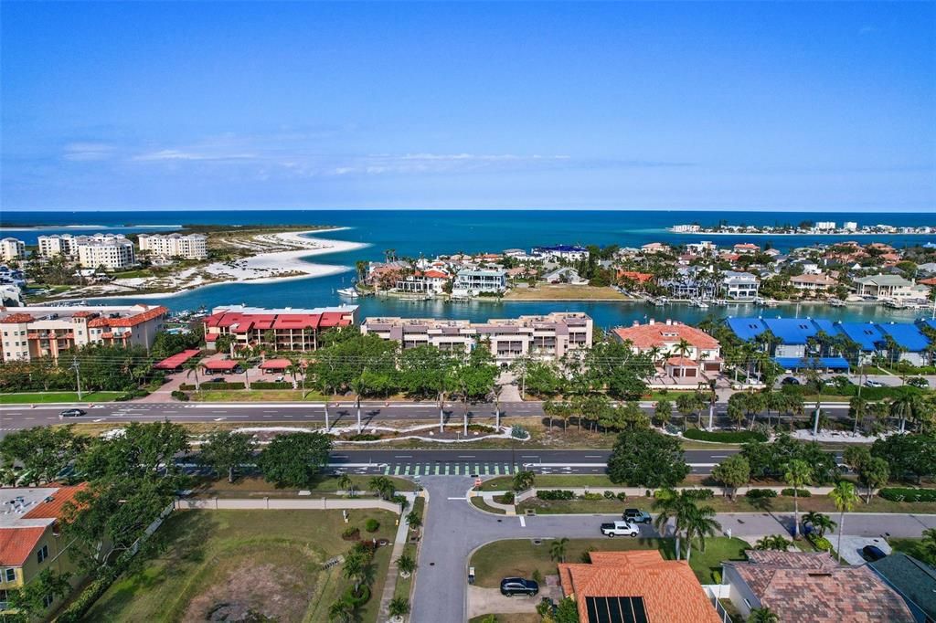 合同活跃: $795,000 (2 贝兹, 2 浴室, 1650 平方英尺)