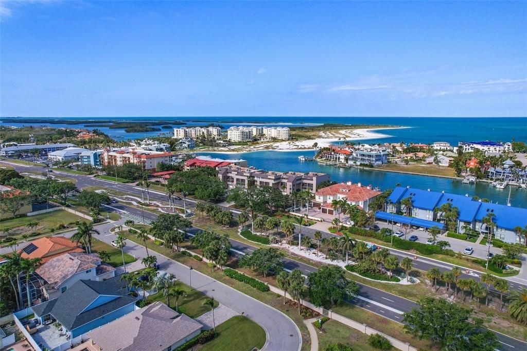 合同活跃: $795,000 (2 贝兹, 2 浴室, 1650 平方英尺)