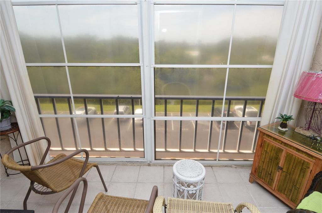 Active With Contract: $2,000 (2 beds, 1 baths, 987 Square Feet)