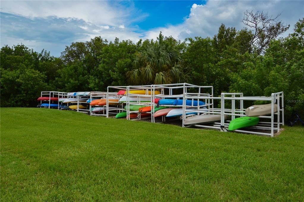 Active With Contract: $2,000 (2 beds, 1 baths, 987 Square Feet)