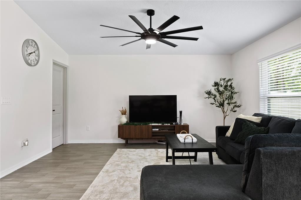 For Sale: $325,000 (3 beds, 2 baths, 1540 Square Feet)