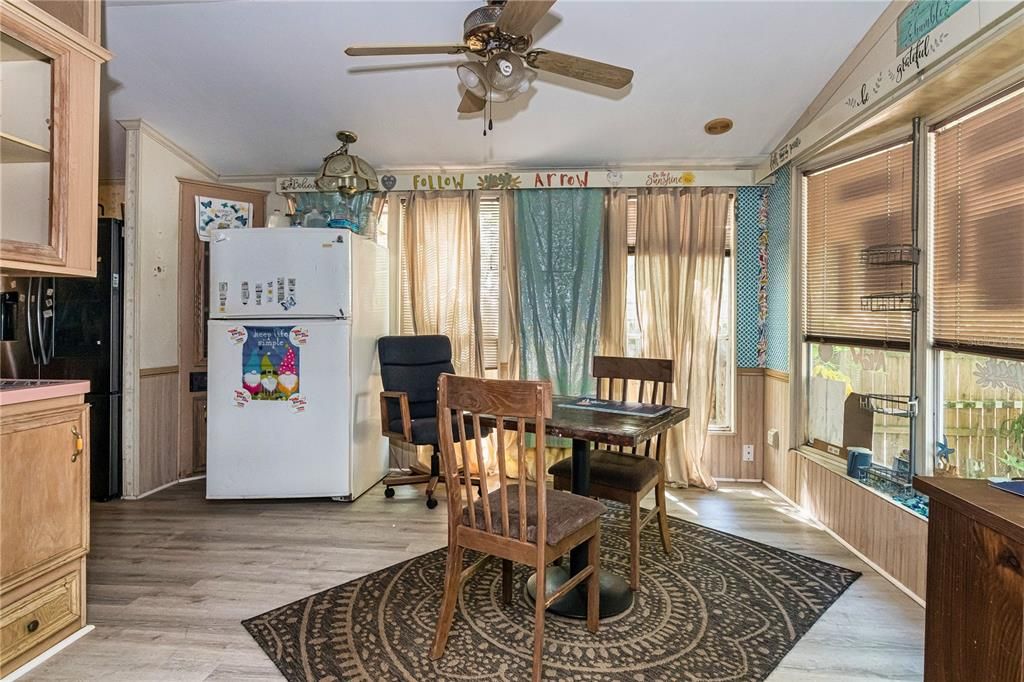 Active With Contract: $59,000 (1 beds, 1 baths, 816 Square Feet)