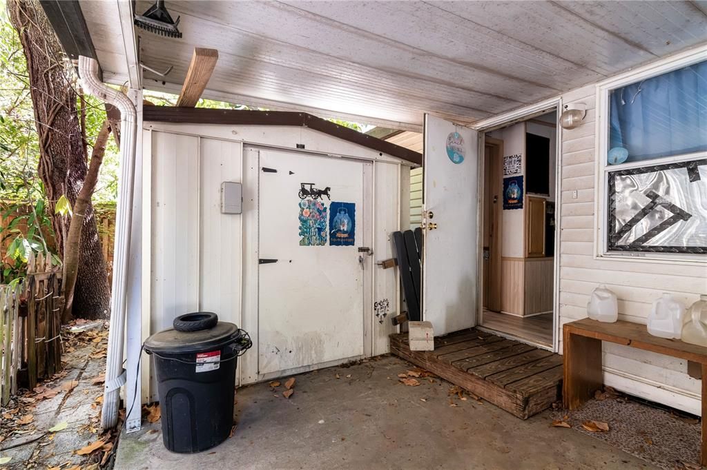 Active With Contract: $59,000 (1 beds, 1 baths, 816 Square Feet)