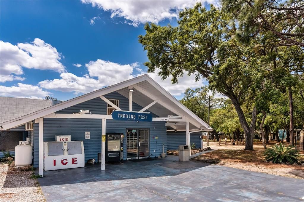 Active With Contract: $59,000 (1 beds, 1 baths, 816 Square Feet)