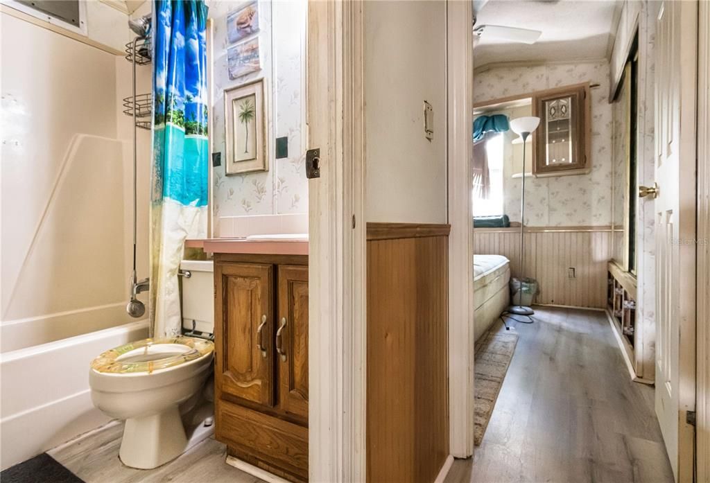 Active With Contract: $59,000 (1 beds, 1 baths, 816 Square Feet)