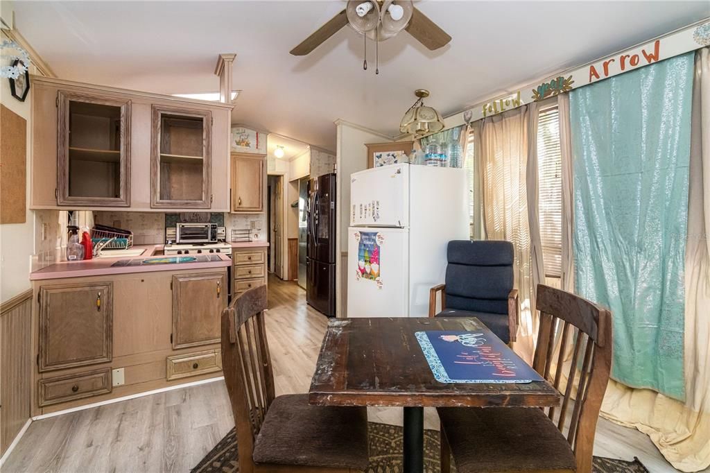 Active With Contract: $59,000 (1 beds, 1 baths, 816 Square Feet)