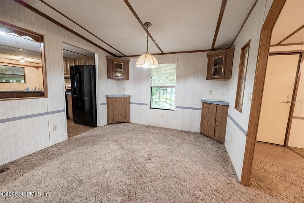 For Sale: $200,000 (3 beds, 2 baths, 1456 Square Feet)