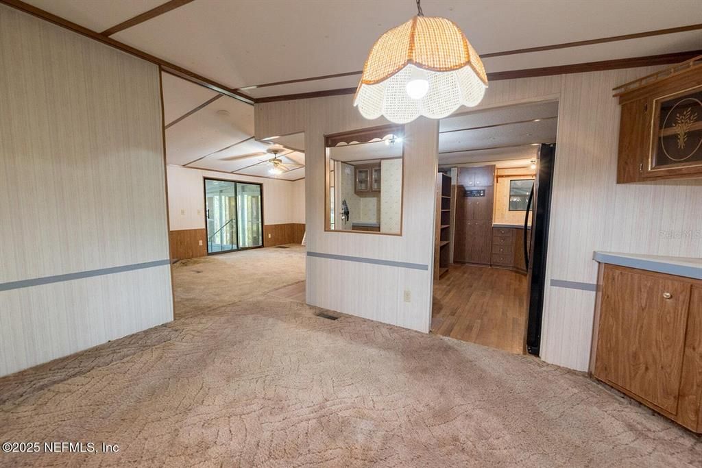 For Sale: $200,000 (3 beds, 2 baths, 1456 Square Feet)