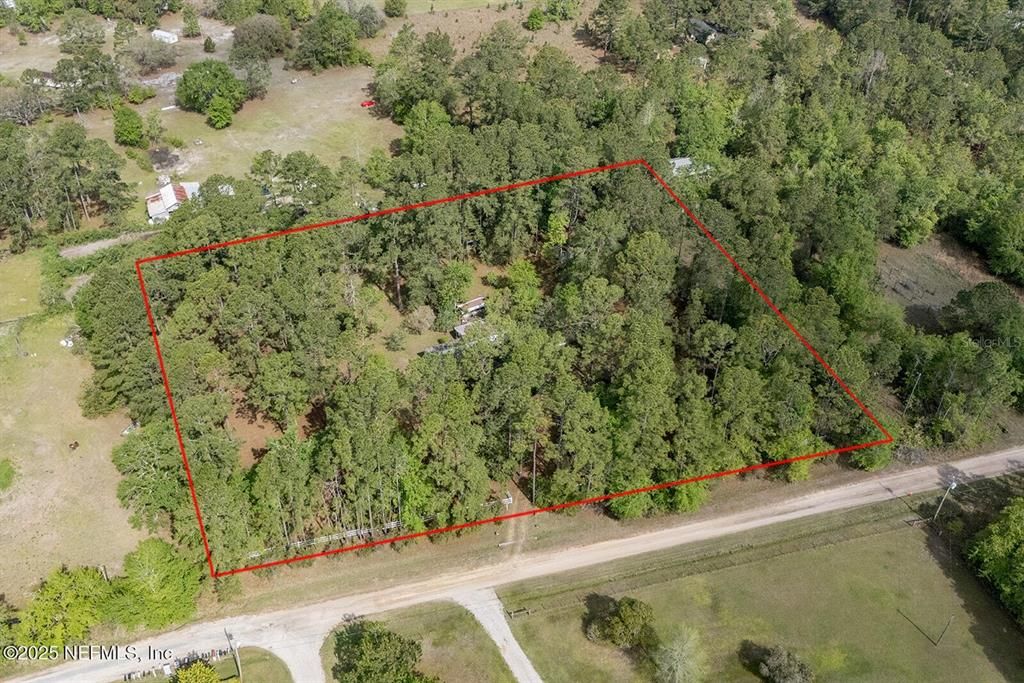 For Sale: $200,000 (3 beds, 2 baths, 1456 Square Feet)