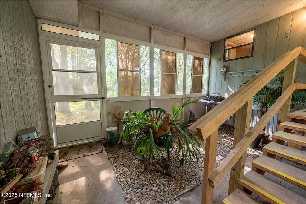 For Sale: $200,000 (3 beds, 2 baths, 1456 Square Feet)