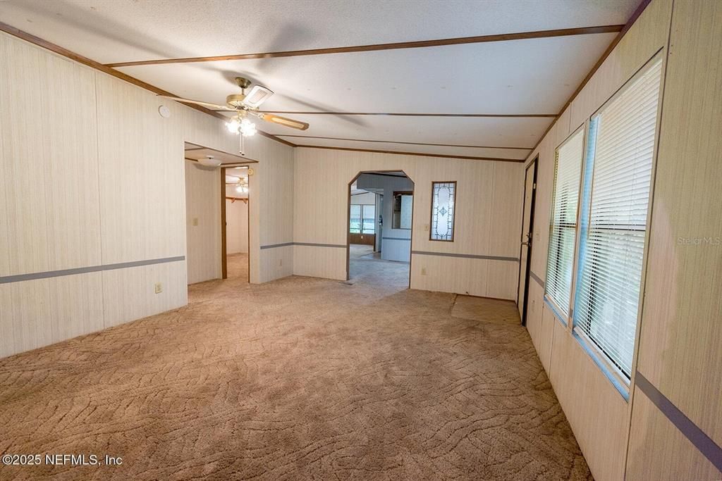 For Sale: $200,000 (3 beds, 2 baths, 1456 Square Feet)