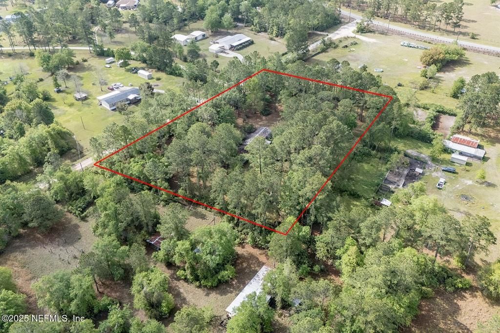 For Sale: $200,000 (3 beds, 2 baths, 1456 Square Feet)