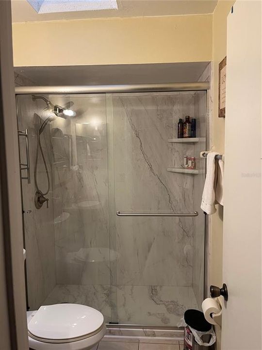 合同活跃: $273,000 (2 贝兹, 2 浴室, 858 平方英尺)