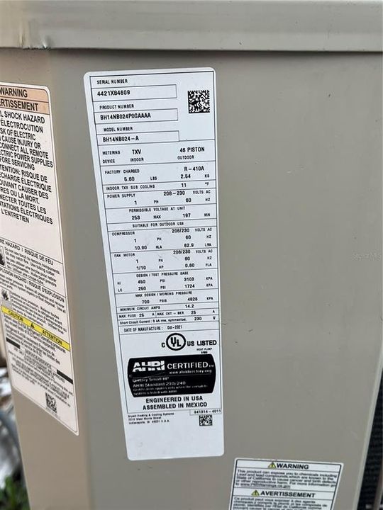 合同活跃: $273,000 (2 贝兹, 2 浴室, 858 平方英尺)