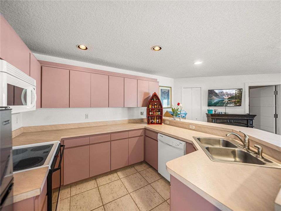 For Sale: $1,975,000 (4 beds, 3 baths, 3415 Square Feet)