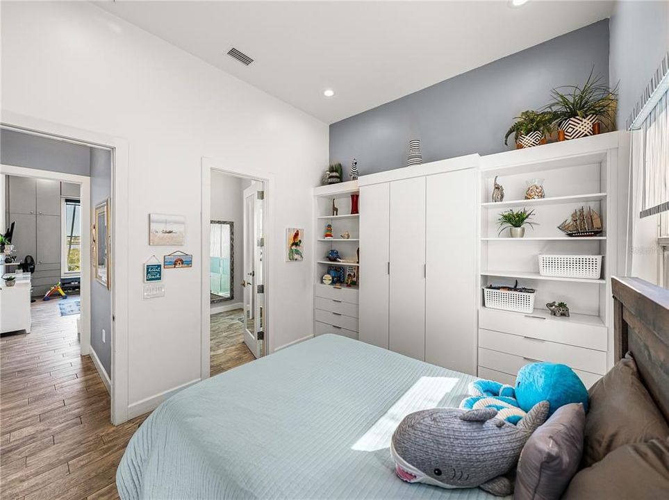 For Sale: $1,975,000 (4 beds, 3 baths, 3415 Square Feet)