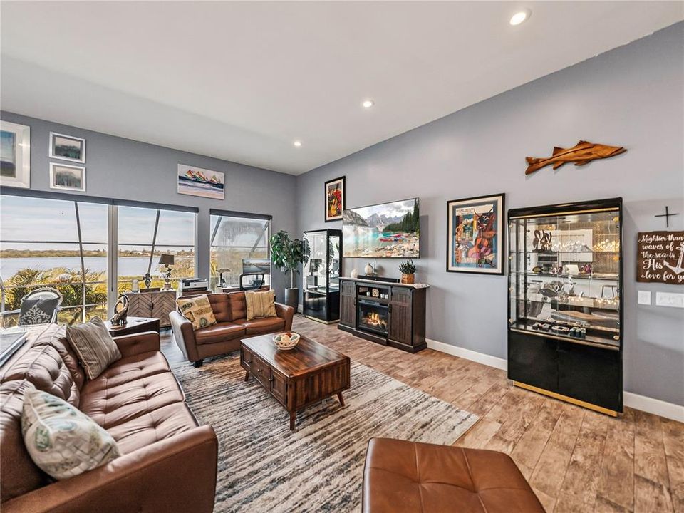 For Sale: $1,975,000 (4 beds, 3 baths, 3415 Square Feet)