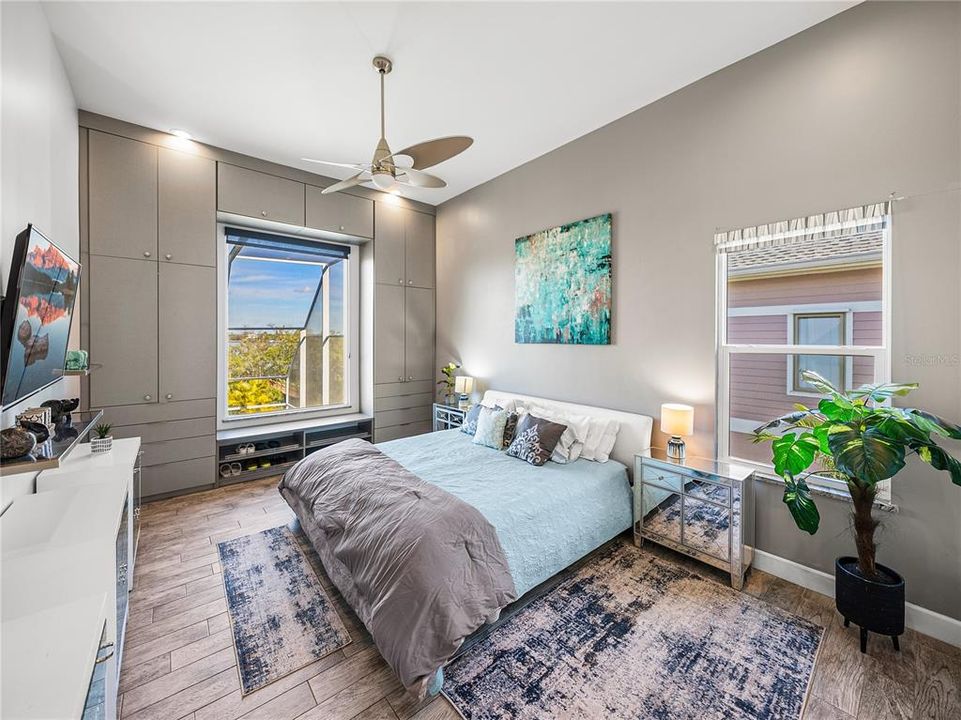 For Sale: $1,975,000 (4 beds, 3 baths, 3415 Square Feet)